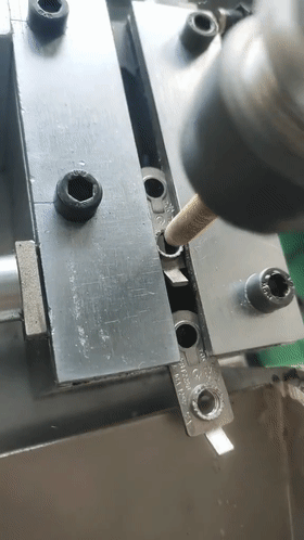 马桶堵了如何吸出来?34个机械原理、设计动画来了1、马桶疏通器原理:2、高频变压器绕组自动化生产:3、伺服电缸高负载、大推力、高精度、易维护,应用广泛:4、小型土豆收获机:5、郎酒瓶子制作工艺:6、陶瓷杯自动化生产:7、液压奶酪切割机:8、自动化摊煎饼:9、蔬菜丸子制作过程:10、自动化包子机:11、万能清扫器:12、快速部署战场铁丝网防御线:13、手持式自动螺丝机:14、自由弯管机:15、滚动式捡果器:16、铜管折弯过程,谁知道为什么不瘪:17、自动化攻丝机:18、45度管接头滚牙:19、食品,第17张 马桶堵了如何吸出来?34个机械原理、设计动画来了1、马桶疏通器原理:2、高频变压器绕组自动化生产:3、伺服电缸高负载、大推力、高精度、易维护,应用广泛:4、小型土豆收获机:5、郎酒瓶子制作工艺:6、陶瓷杯自动化生产:7、液压奶酪切割机:8、自动化摊煎饼:9、蔬菜丸子制作过程:10、自动化包子机:11、万能清扫器:12、快速部署战场铁丝网防御线:13、手持式自动螺丝机:14、自由弯管机:15、滚动式捡果器:16、铜管折弯过程,谁知道为什么不瘪:17、自动化攻丝机:18、45度管接头滚牙:19、食品,马桶堵了如何吸出来?34个机械原理、设计动画来了,直观易懂,第17张