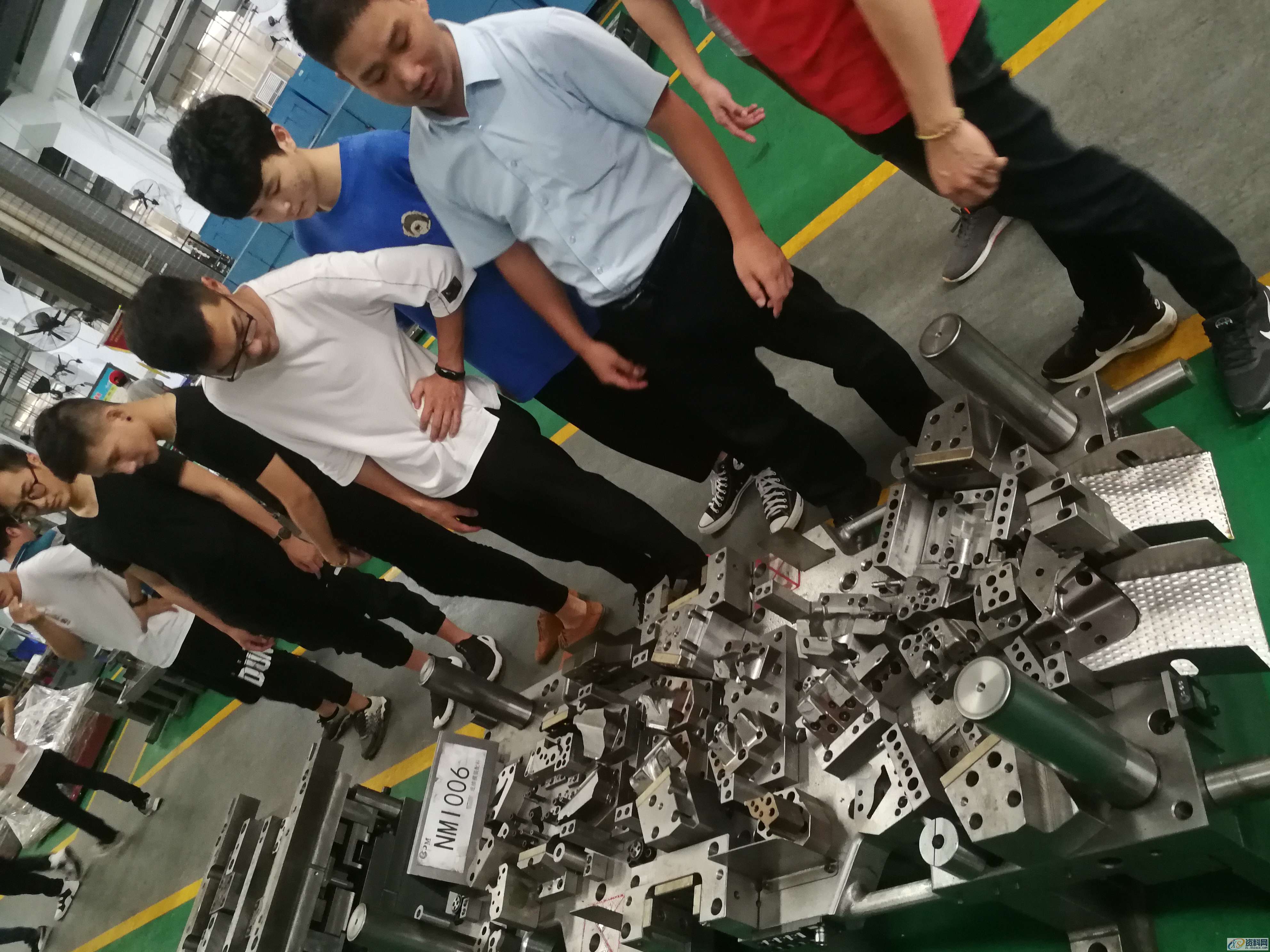 为什么模具厂的老板宁愿1万月薪招新人,也不愿意给月薪5000的老员工涨薪 ... ... ...为什么模具厂的老板宁愿1万月薪招新人,也不愿意给月薪5千的老员工涨薪,第3张 为什么模具厂的老板宁愿1万月薪招新人,也不愿意给月薪5000的老员工涨薪 ... ... ...为什么模具厂的老板宁愿1万月薪招新人,也不愿意给月薪5千的老员工涨薪,第3张