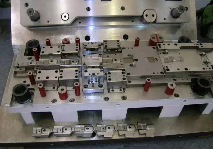 冲压五金模具设计的经验分享及未来发展方向简述,冲压模具的经验分享及未来发展方向简述,模具设计,冲压,第7张