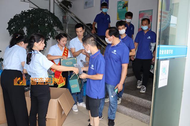 潇洒职业培训学校十三周年庆典,培训,培训学校,我们,潇洒,老师,nbsp,第21张 潇洒职业培训学校十三周年庆典,潇洒培训欢迎你(天天教育),培训,培训学校,我们,潇洒,老师,nbsp,第21张